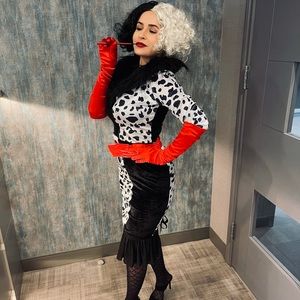 My whole cruela custome size S